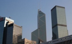 香港三层高游轮如玩具般被大风吹走